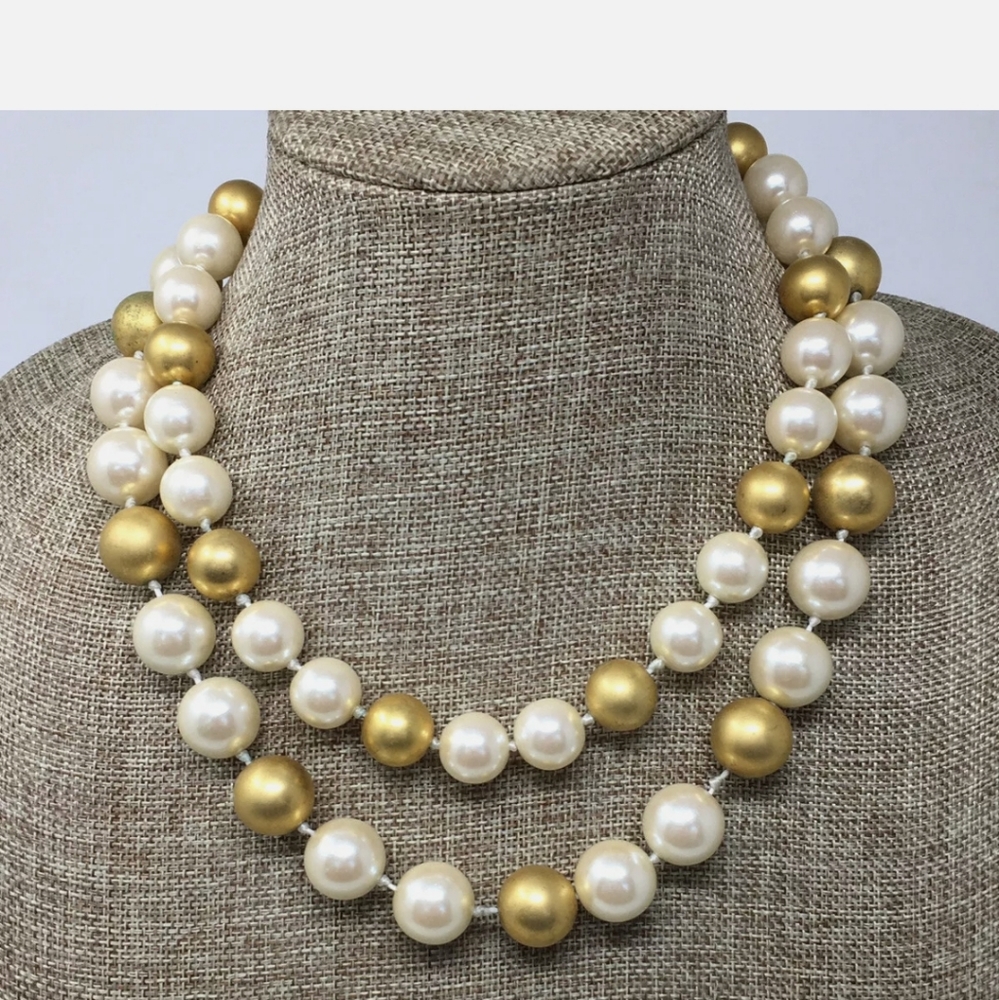 Signed Vintage Givenchy Glass Pearl Necklace - Picture 9 of 9